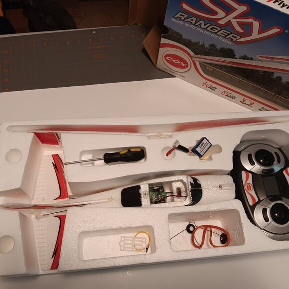 Cox Sky Ranger RTF Electric R/C Airplane Complete w/2.4 Ghz Radio  - *PARTS ONLY - Picture 10 of 10